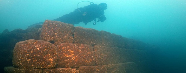 armenia-photo of historic Armenian with Lake Van at its center-1