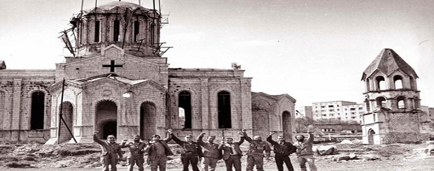 ԹԱԹՈՒԼ ՀԱԿՈԲՅԱՆ – Շուշիի. 7-8 մայիս, 1992 թ. մայիսի 7-ի երեկոյան հայկական ջոկատները շարժվում էին դեպի Շուշի – ԼՈՒՍԱՒՈՐ ԱՒԵՏԻՍ‏